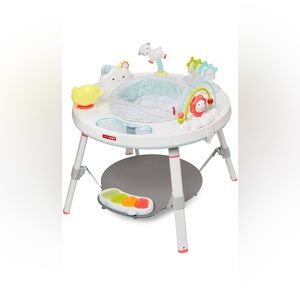 Baby center Skip Hop